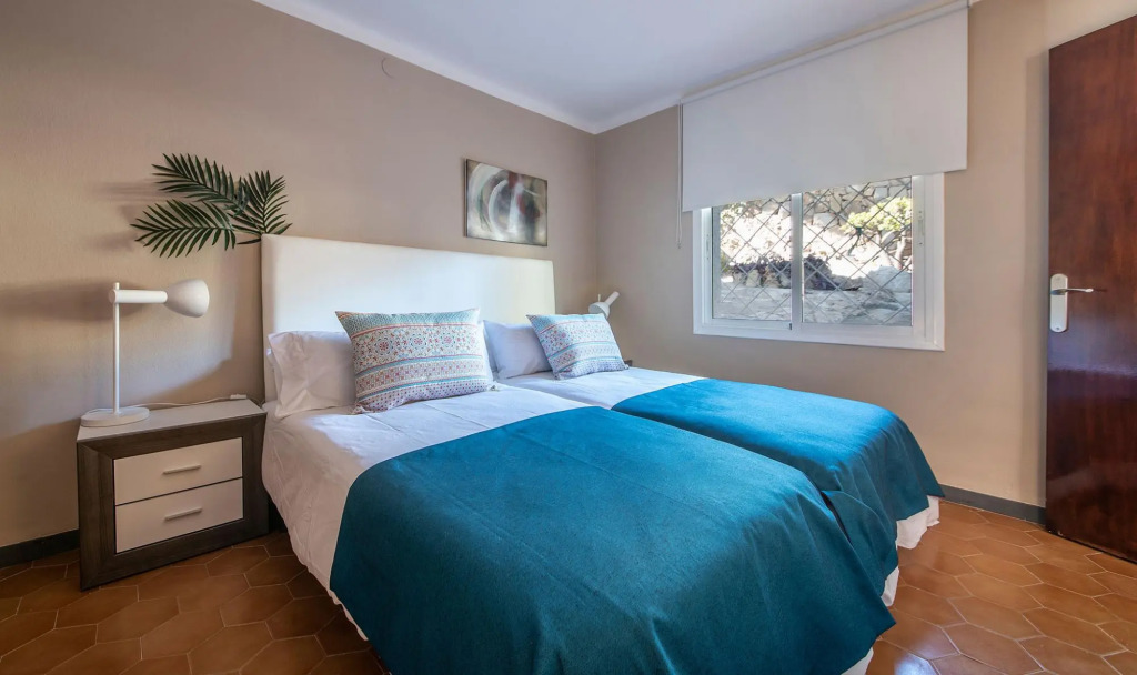 TH123-ApartmentCalaRomana