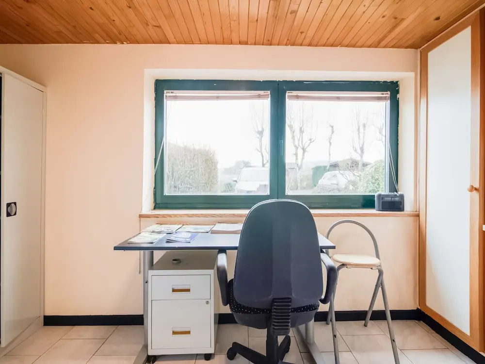 Cottage in Vaux-sur-sure With Garden
