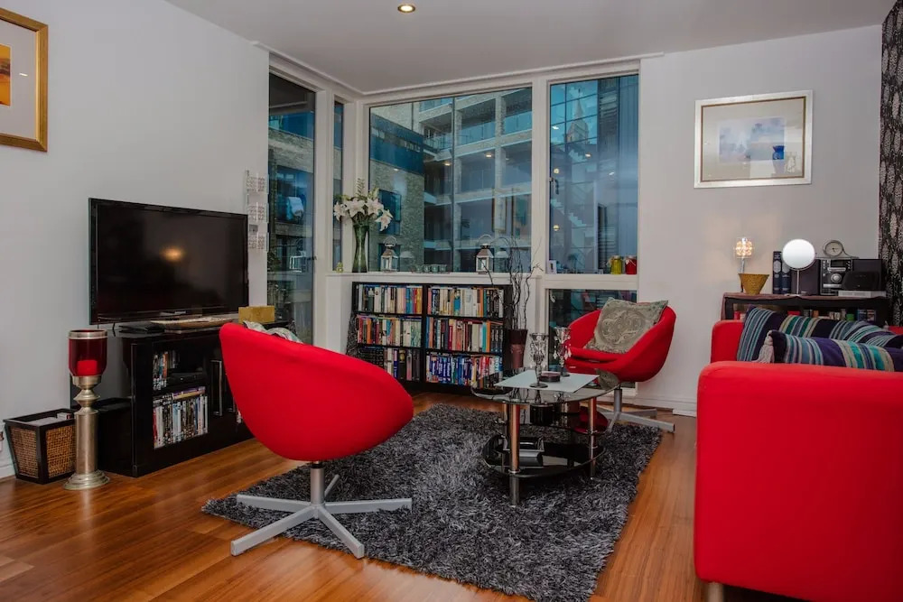 Beautiful Spacious Apartment with Private Balcony