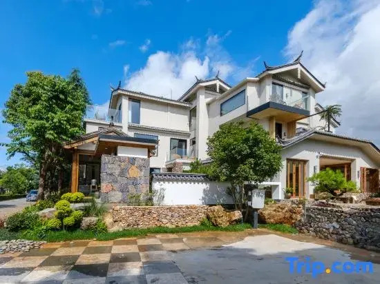 Morning Rain Villa · Sunlight on Golden Summit Designer Homestay (Shuhe Ancient Town, Lijiang)