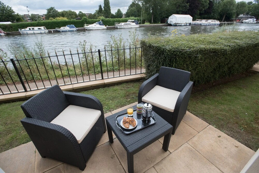 Celador Apartments - Regents Riverside Serviced Apartments