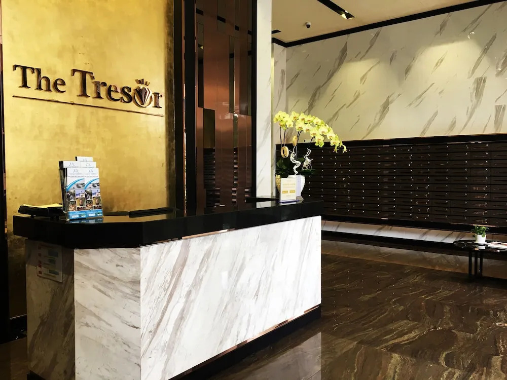 Gold Bee Apartment - the Tresor Building