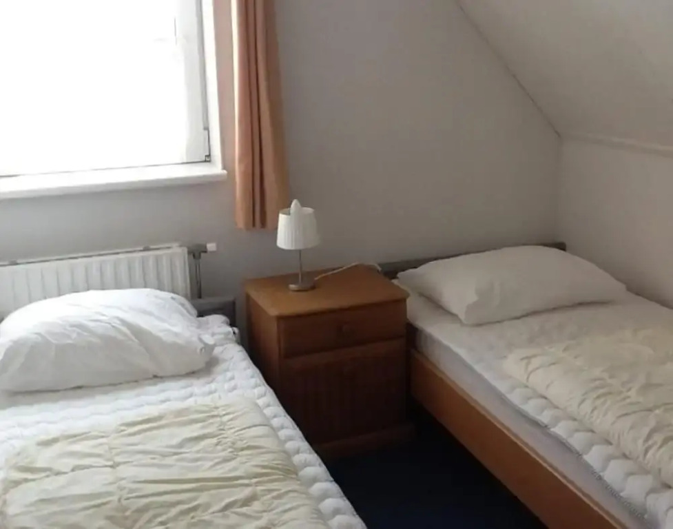 bungalow for 6 people, near the beach