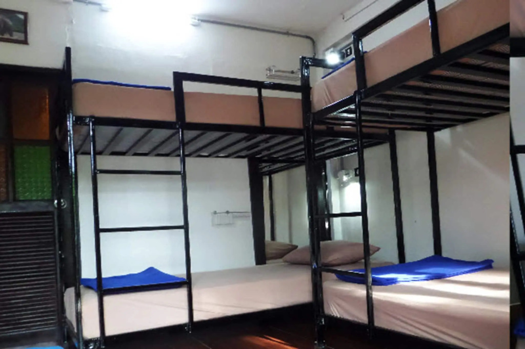 Deejai Backpackers