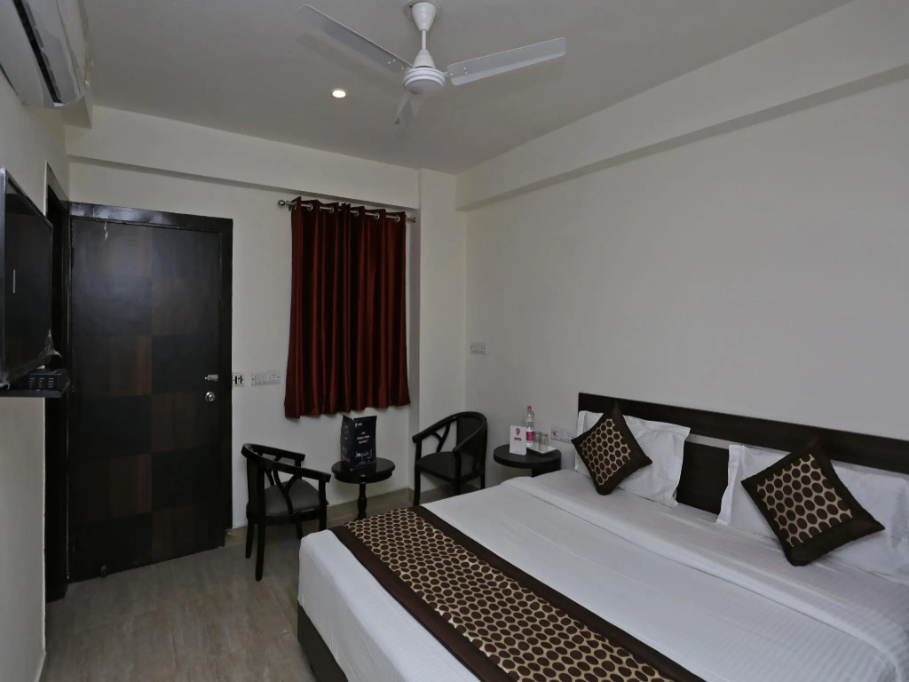 OYO 12171 Hotel Sky View