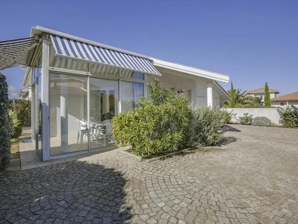 Villa 2 chambres proche plage, jardin, véranda, clim, wifi à Biscarrosse - FR-1-521-19