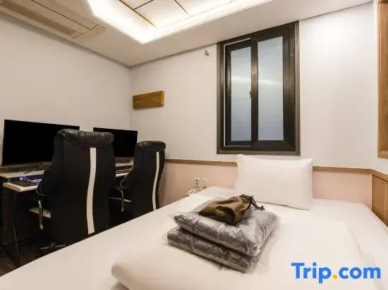 Yeongdeungpo Komodo Hotel