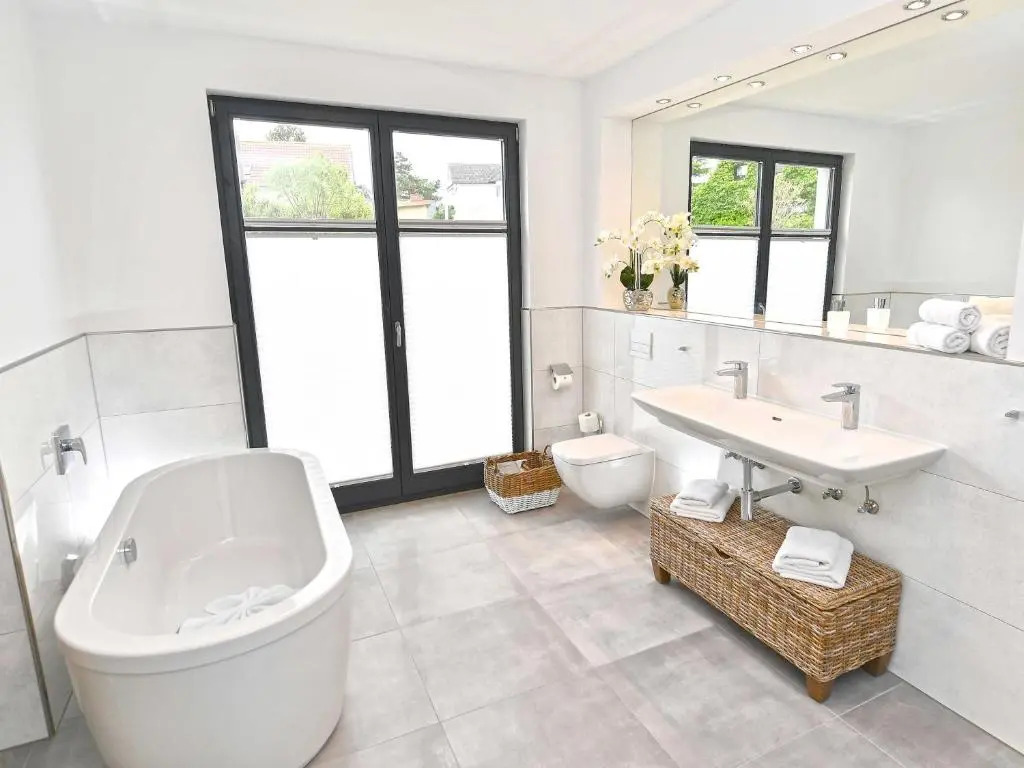 Villa LEVANTE in Binz - Gartenwohnung mit Kamin, Sauna, Terrasse