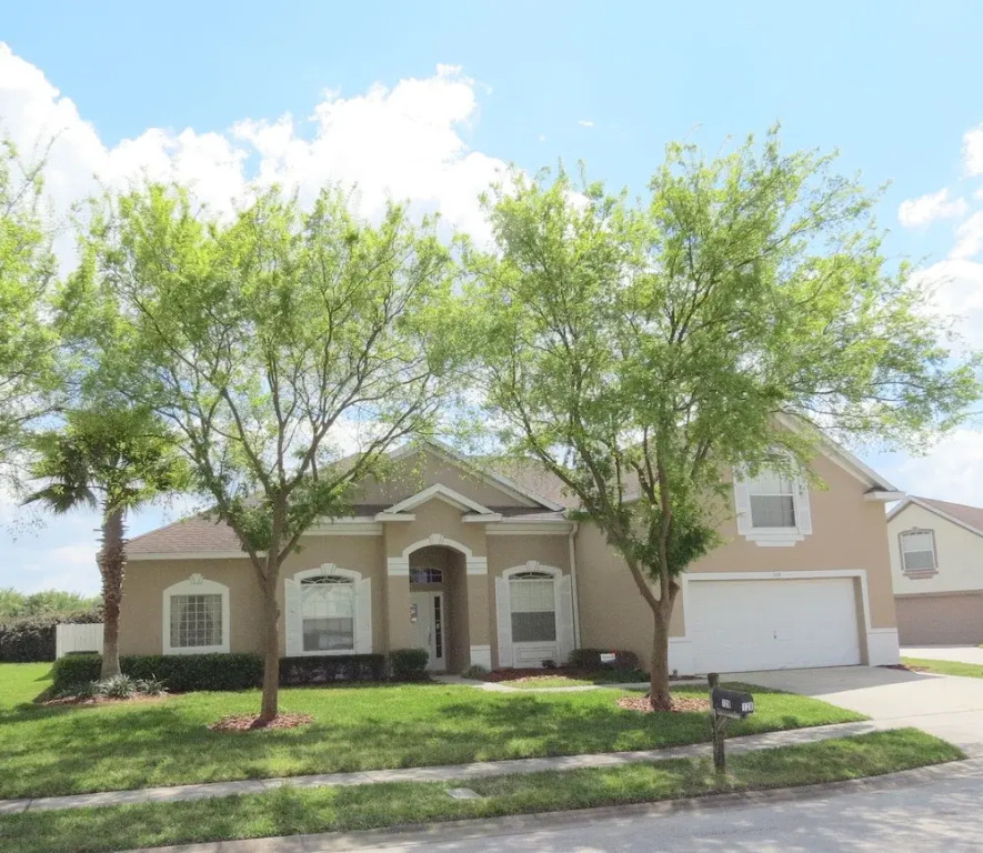 Deluxe Pool Homes by SVV
