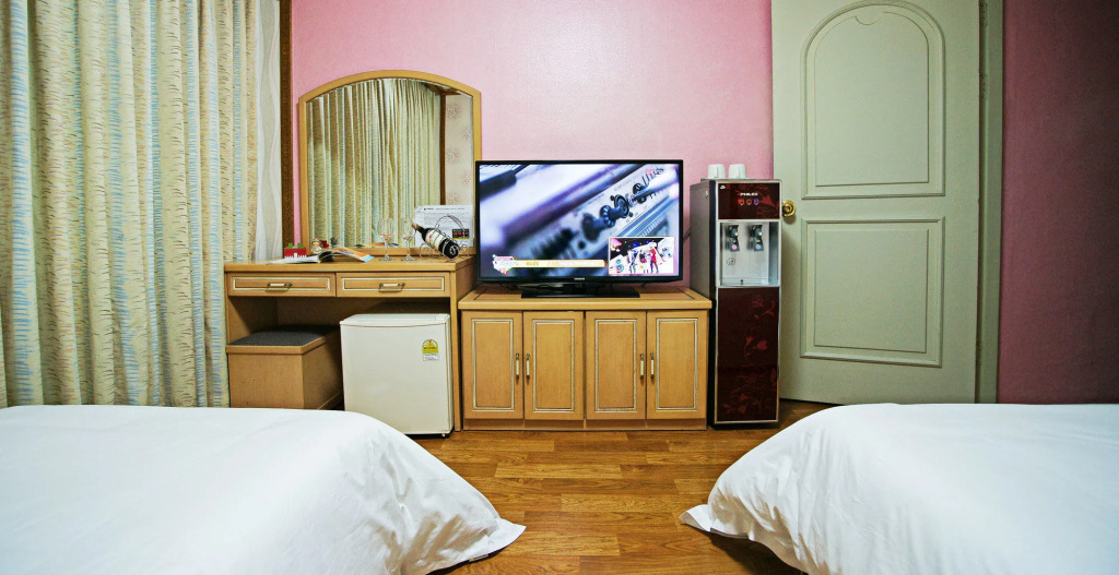 Emerald Hotel
