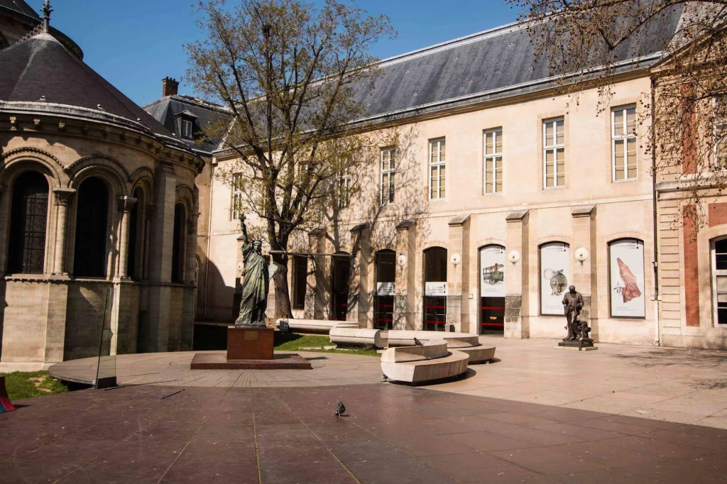 Montorgueil Apartment