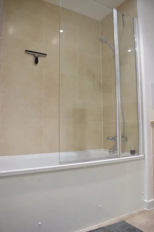 South London 1 Bed Flat with Balcony