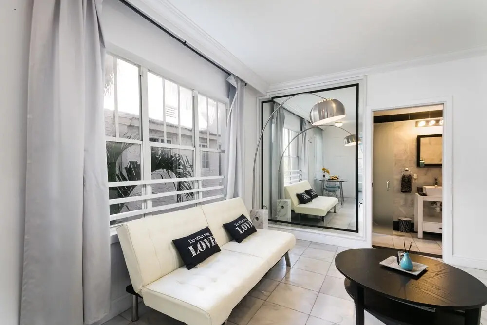 Holiday Apartment on Lincoln Road