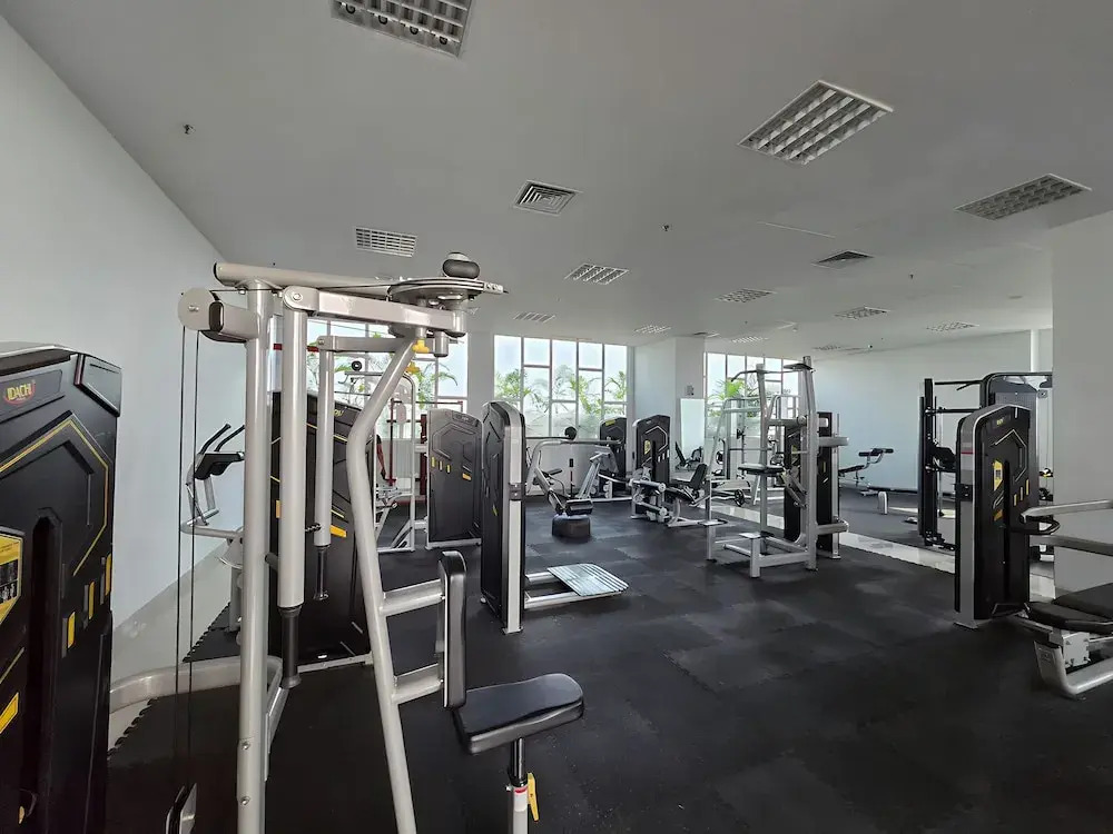 Amethyst By SanLiving - 3BR & 1 Maid Room - Central Park Mall