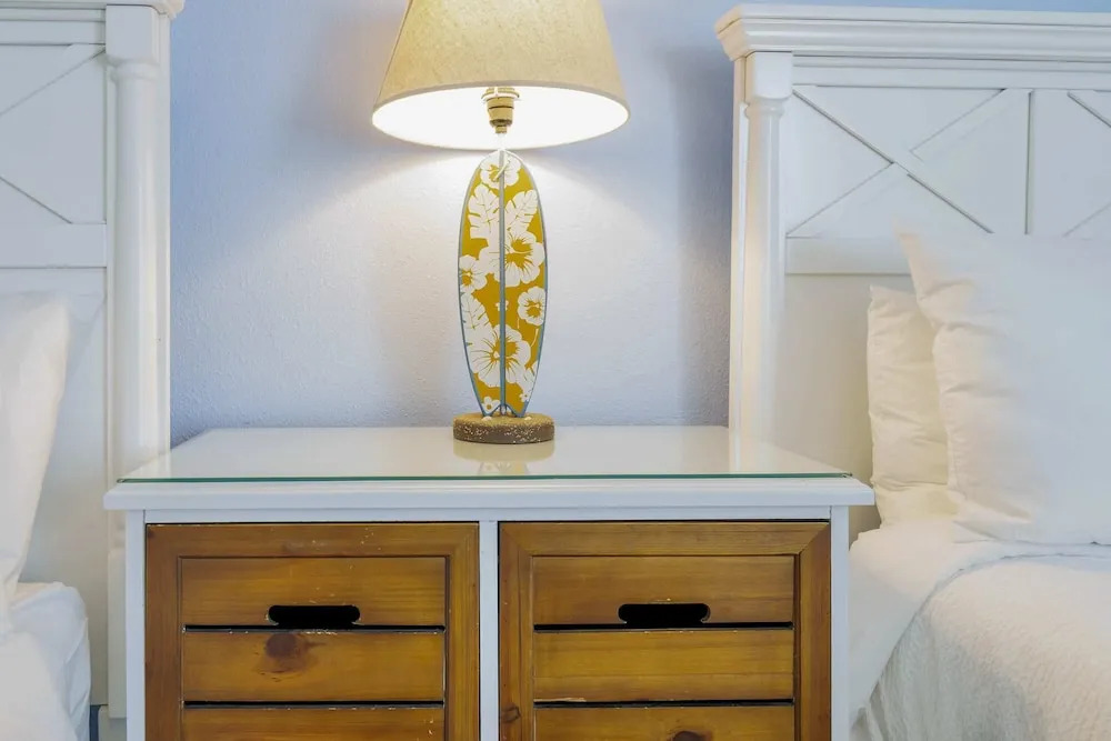 Luxurious, Grand Home, Themed Bedrooms and Large Pool Area #8cg099