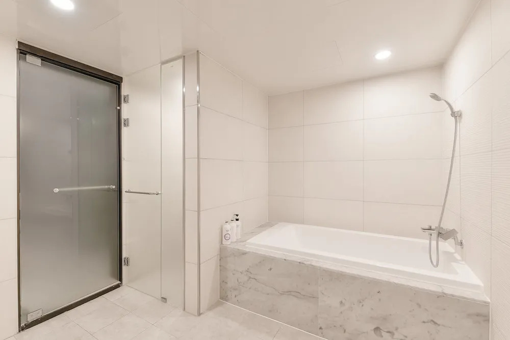 Hwaseong Wall Hotel