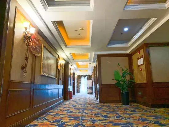 Chengdu French Theme Gold Palace