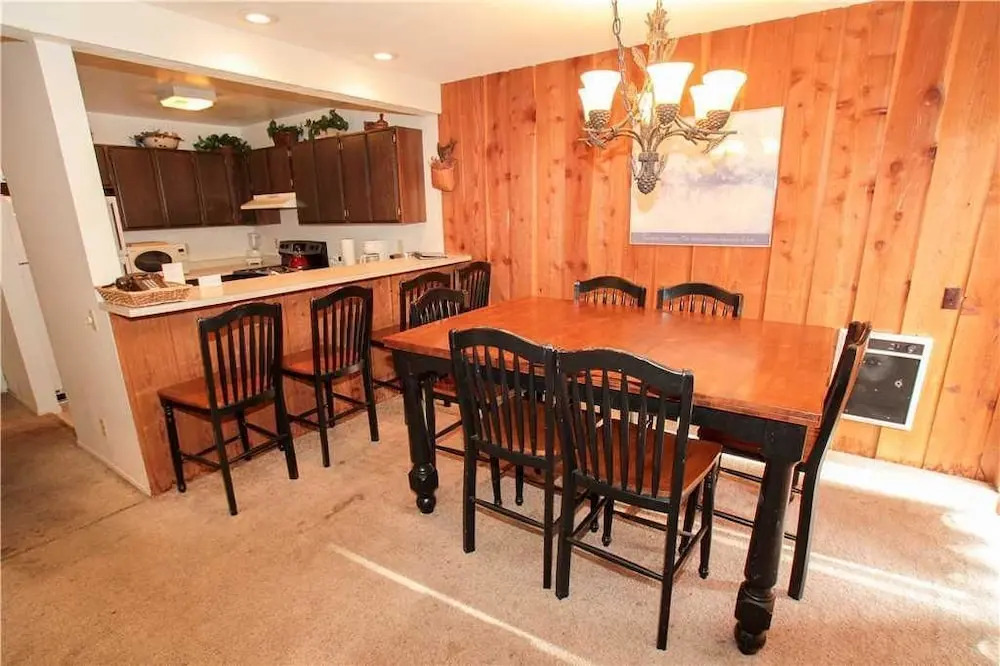 Mammoth Ski & Racquet Club #12 - Pet Okay! 2 Bedrooms 2 Bathrooms Cond
