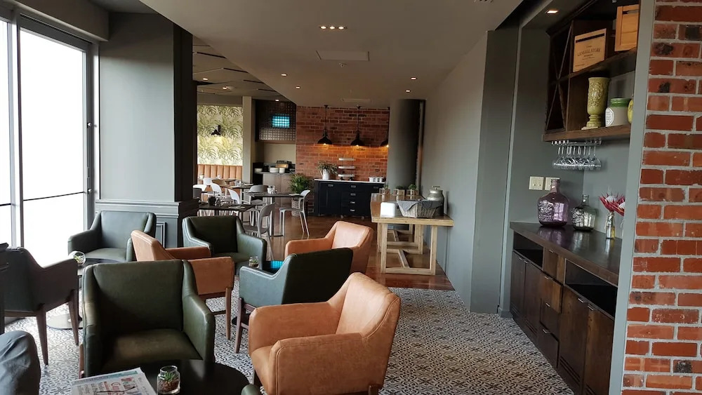 Harbour Bridge Suites 001