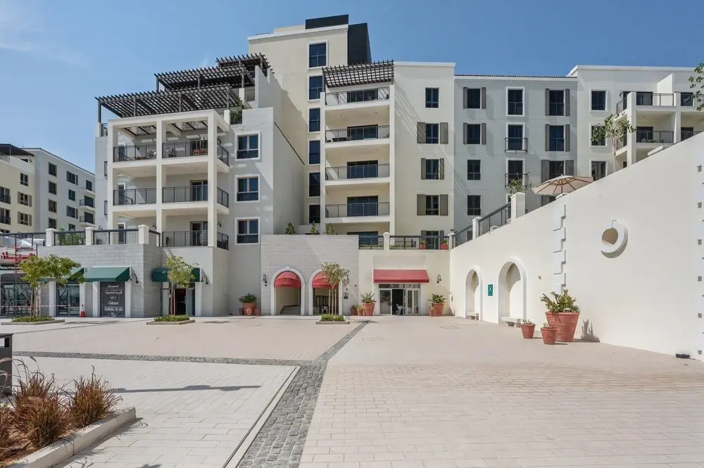 La Mer La Cote Bldg 2bdrms and Pool