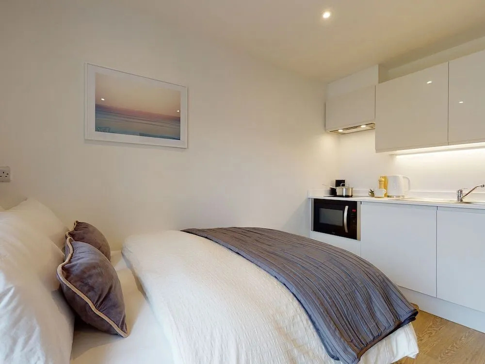 Gorgeous Studios - NEWCASTLE UNDER LYME