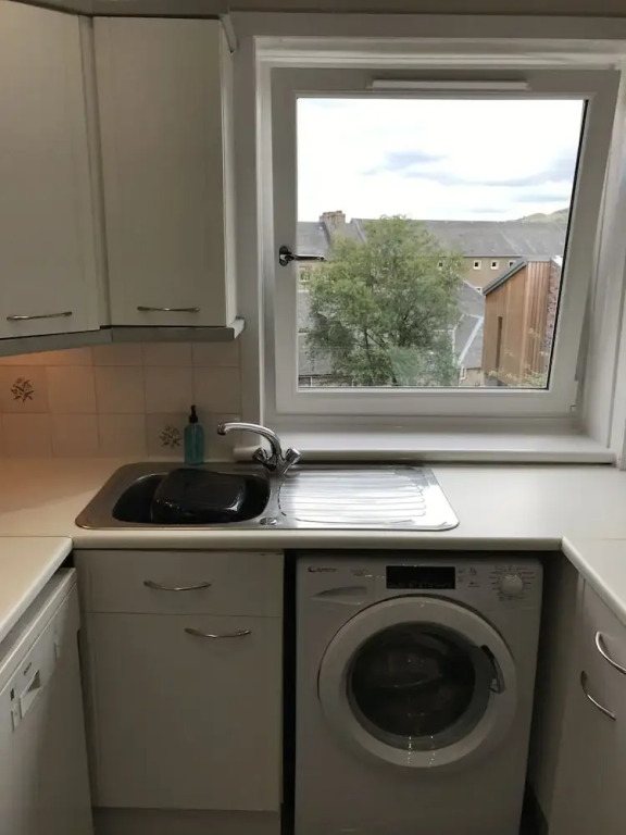 2 Chessels Court, Flat 3