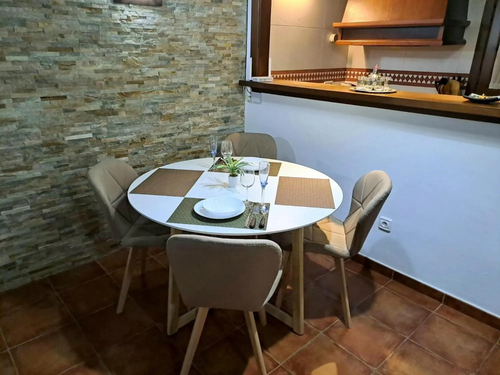 Serranos Apartment