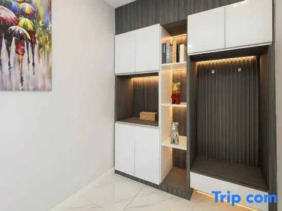 Bangkoks most beautiful modern villa-with massage