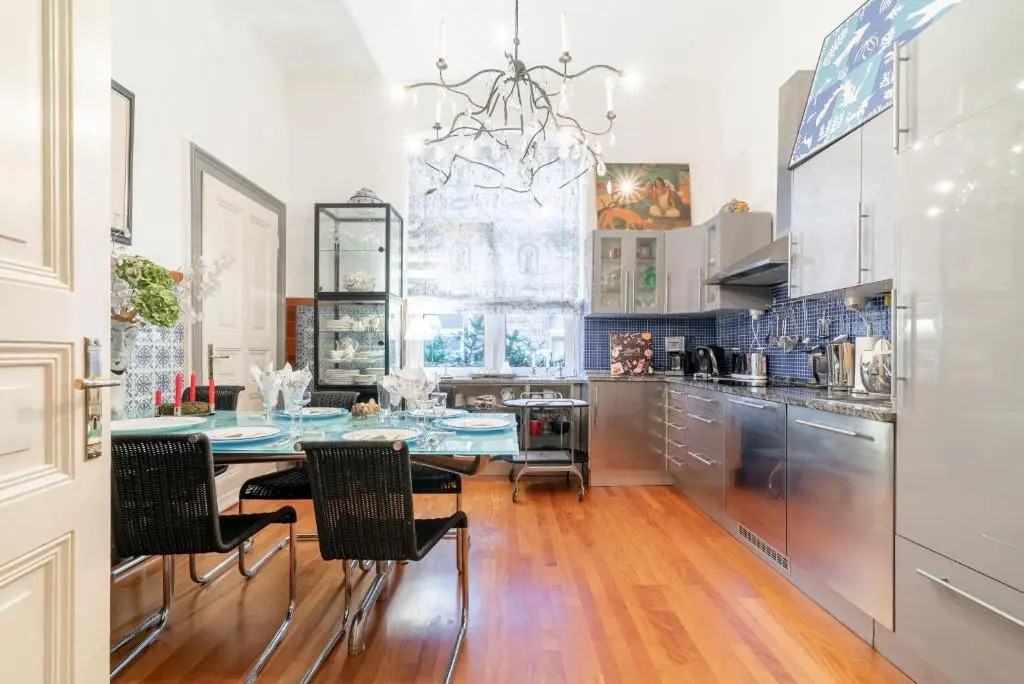 Id 6750 | Private Apartment