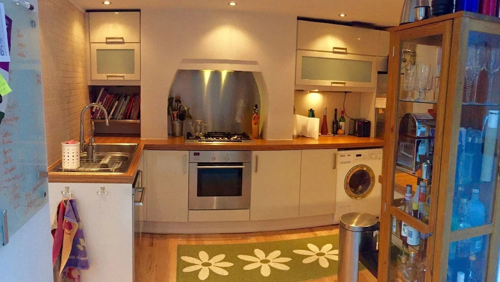 Stylish Clapham Flat with Garden