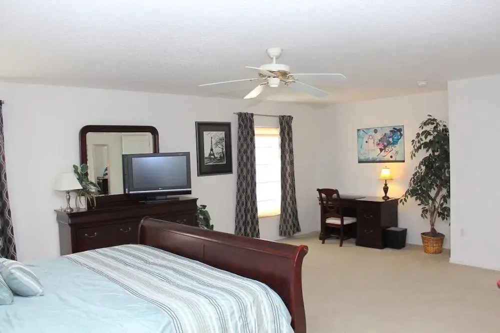 Berkeley Executive - Five Bedroom Home