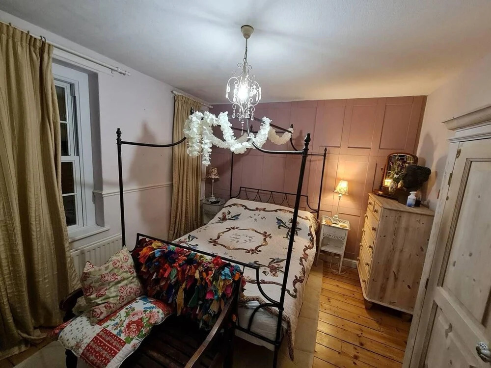A Cosy Three Bedroomed Cottage in Leafy Embleton