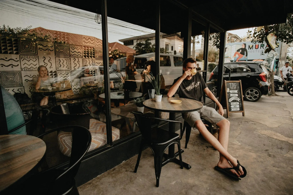 Murals Hostel and Cafe