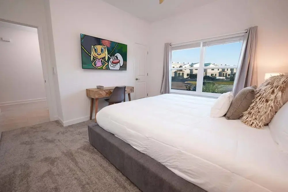 TH 4Br Walking Distance to Club