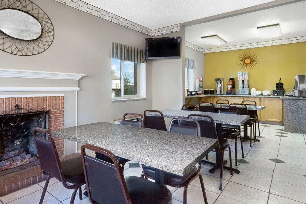 Cedar Valley Inn