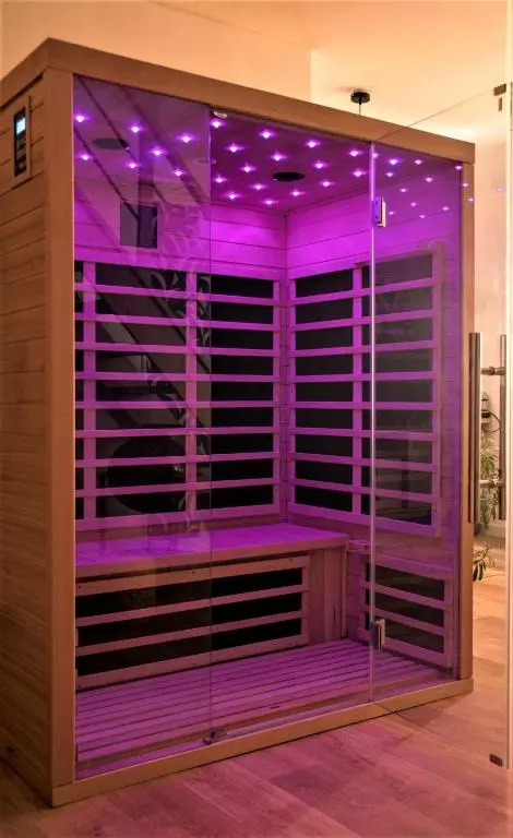 F2 Avec Sauna, Vue D'exception Place de la Mairie (Adults Only)