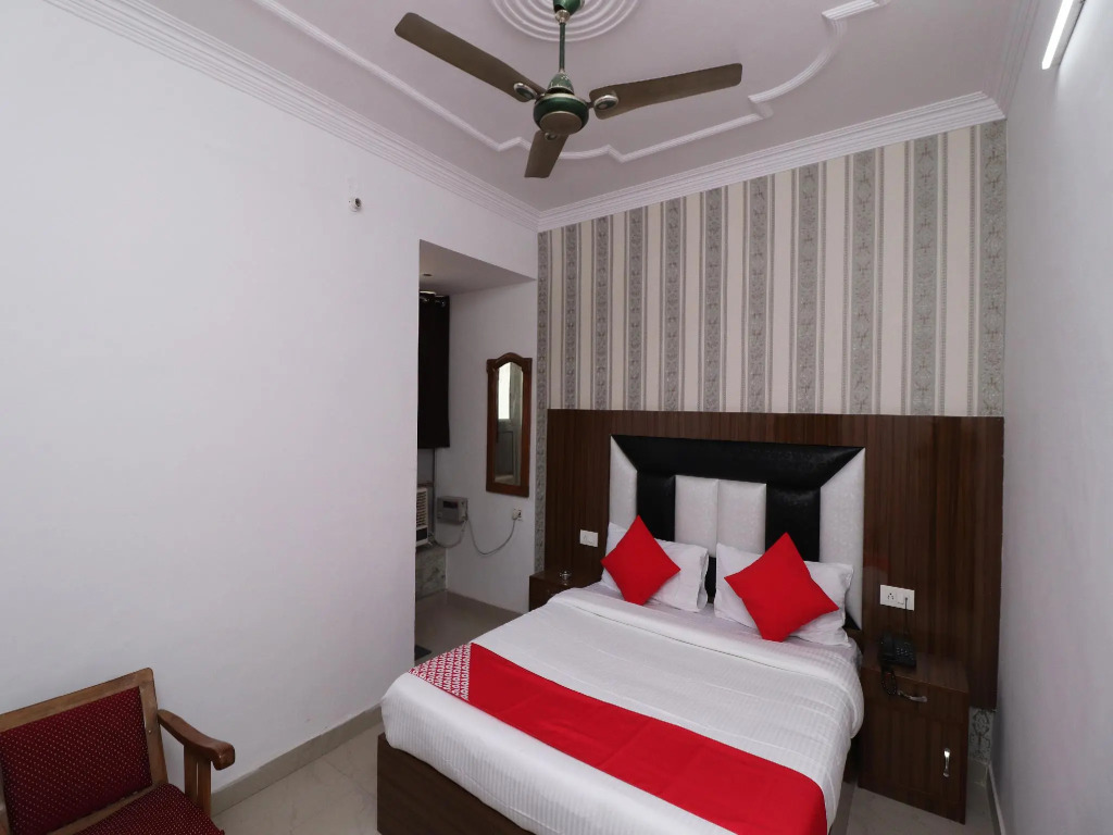 Oyo 30290 Hotel Kanhaiya