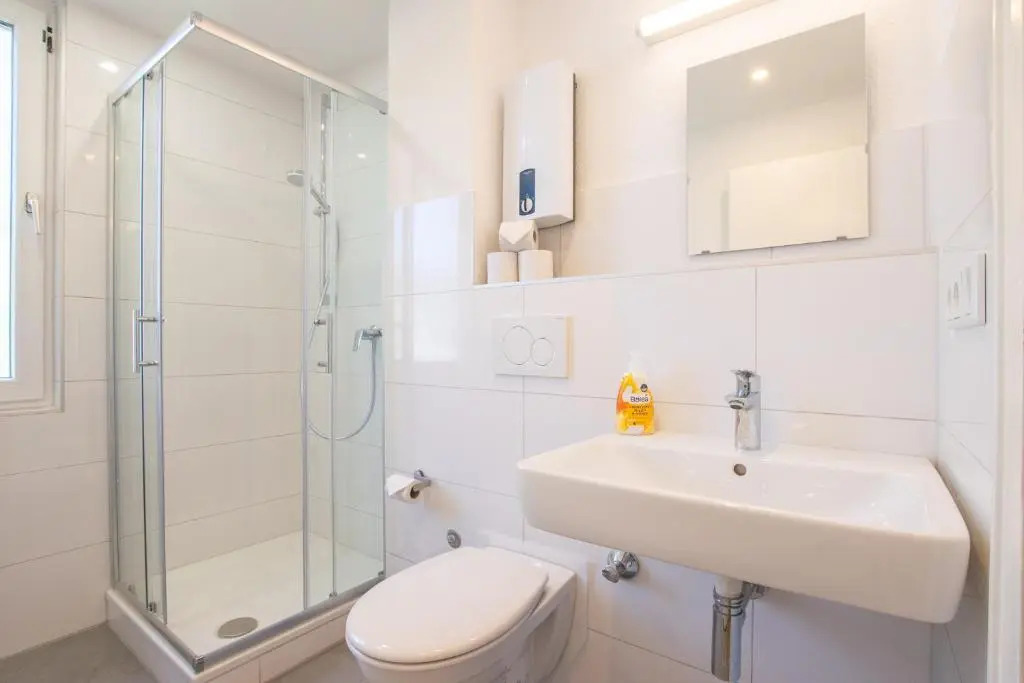 T&K Apartments - Studio Apartments - 22 min MESSE DUS & Airport DUS