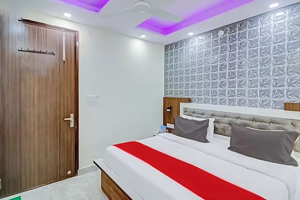 Roomshala 176 Hotel Green Palace