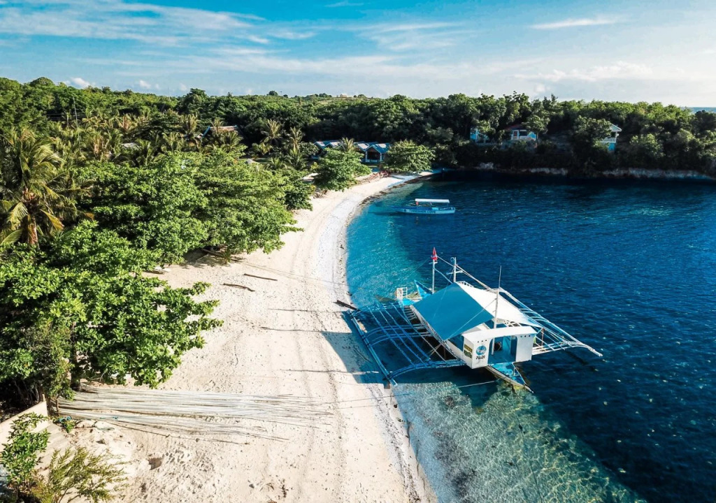 Thresher Cove Dive Resort