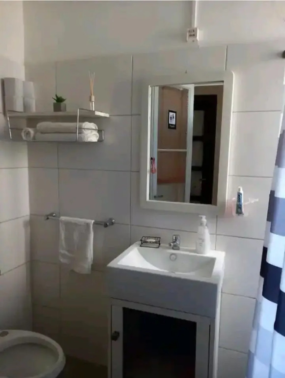 Cálido apartamento a 8 cuadras del mar y a 3 de 18 Julio Hay una gatita