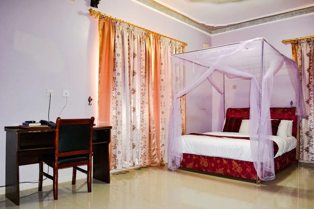 Glory Summit Hotel