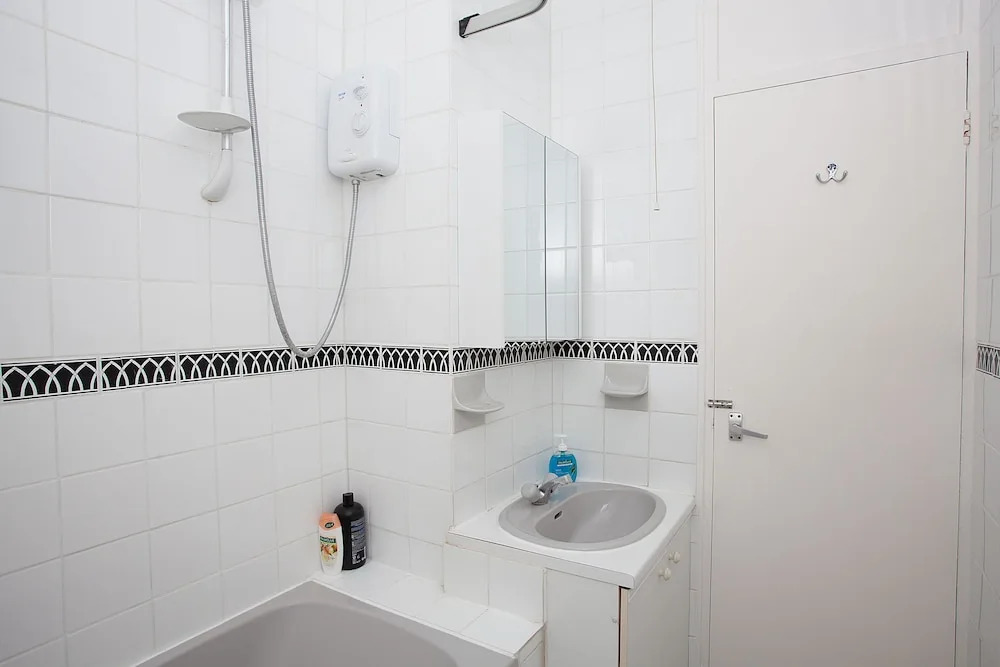 Bright 2 Bedroom Apartment Near Regents Park