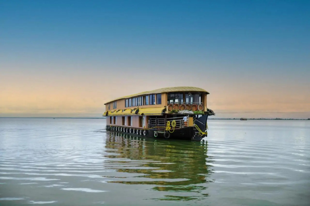 JCT Houseboats
