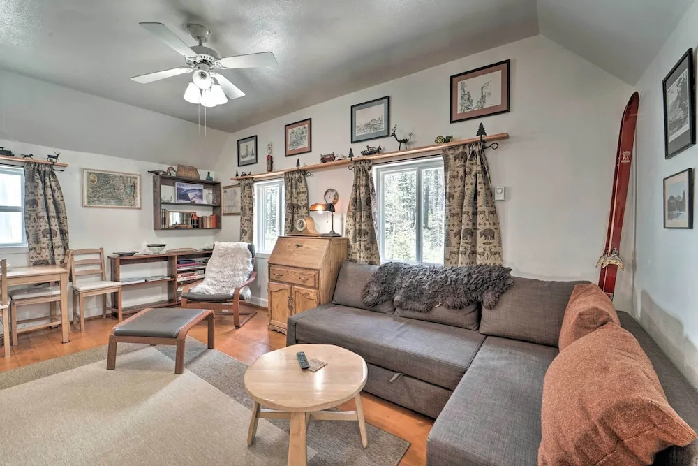 Half-mi to Trails: Rustic Soda Springs Cabin!