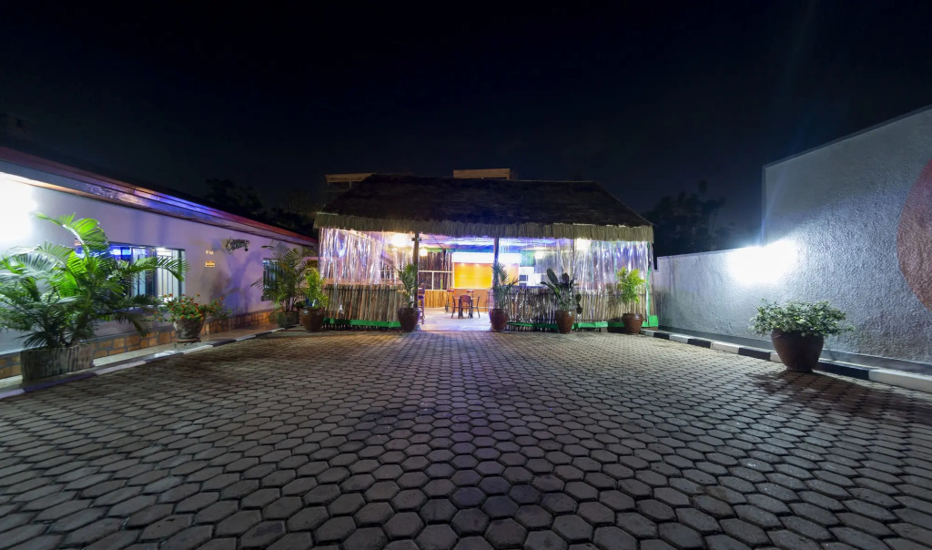 B.Maurice Guest House