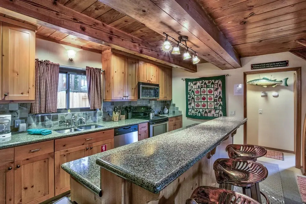 Meadow View 764S - 2 Br cabin by RedAwning