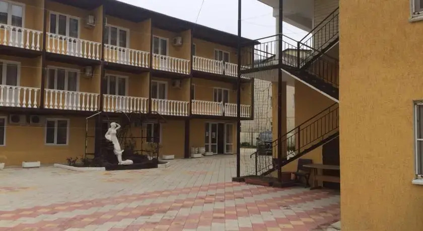 Estella Hotel