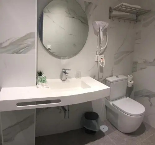 HOTEL LOTUS