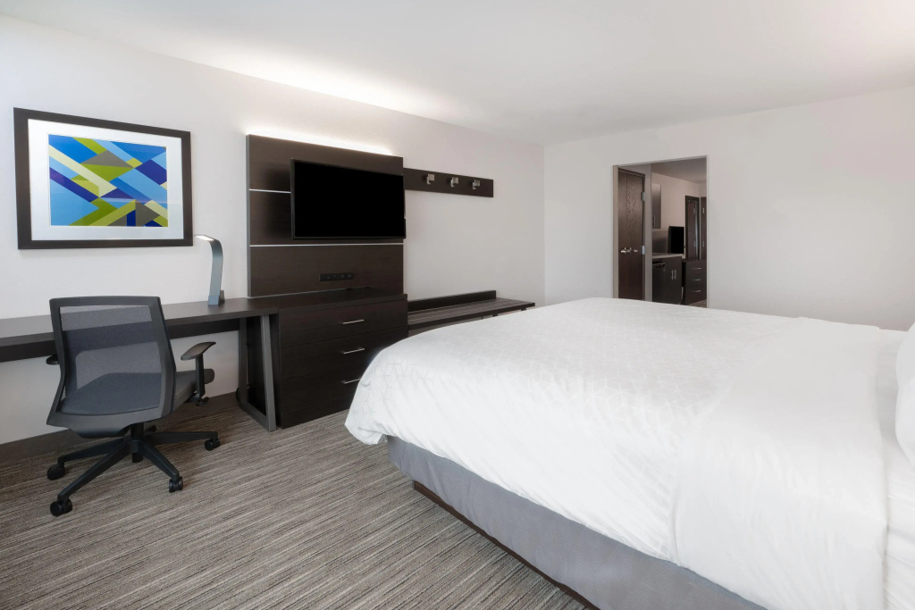Holiday Inn Express & Suites Trinidad by IHG